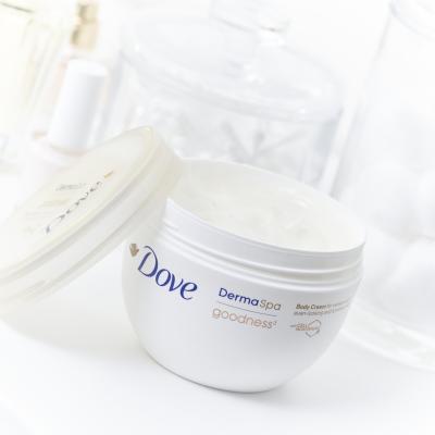 Dove Derma Spa Radiant Goodness Körpercreme für Frauen 300 ml